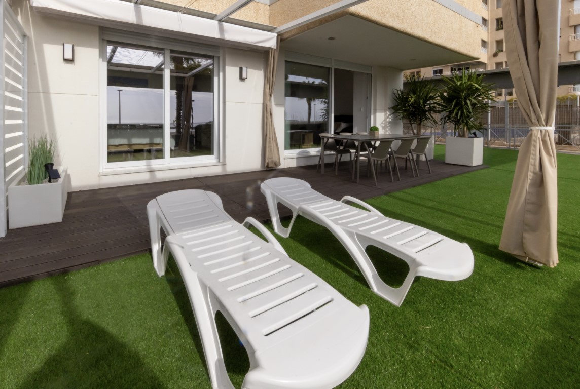 Vivienda Senior Frente al Mar con Terraza Frontal, Apartamento B